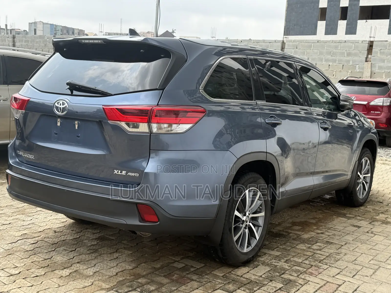 Toyota Highlander XLE 2019 Blue