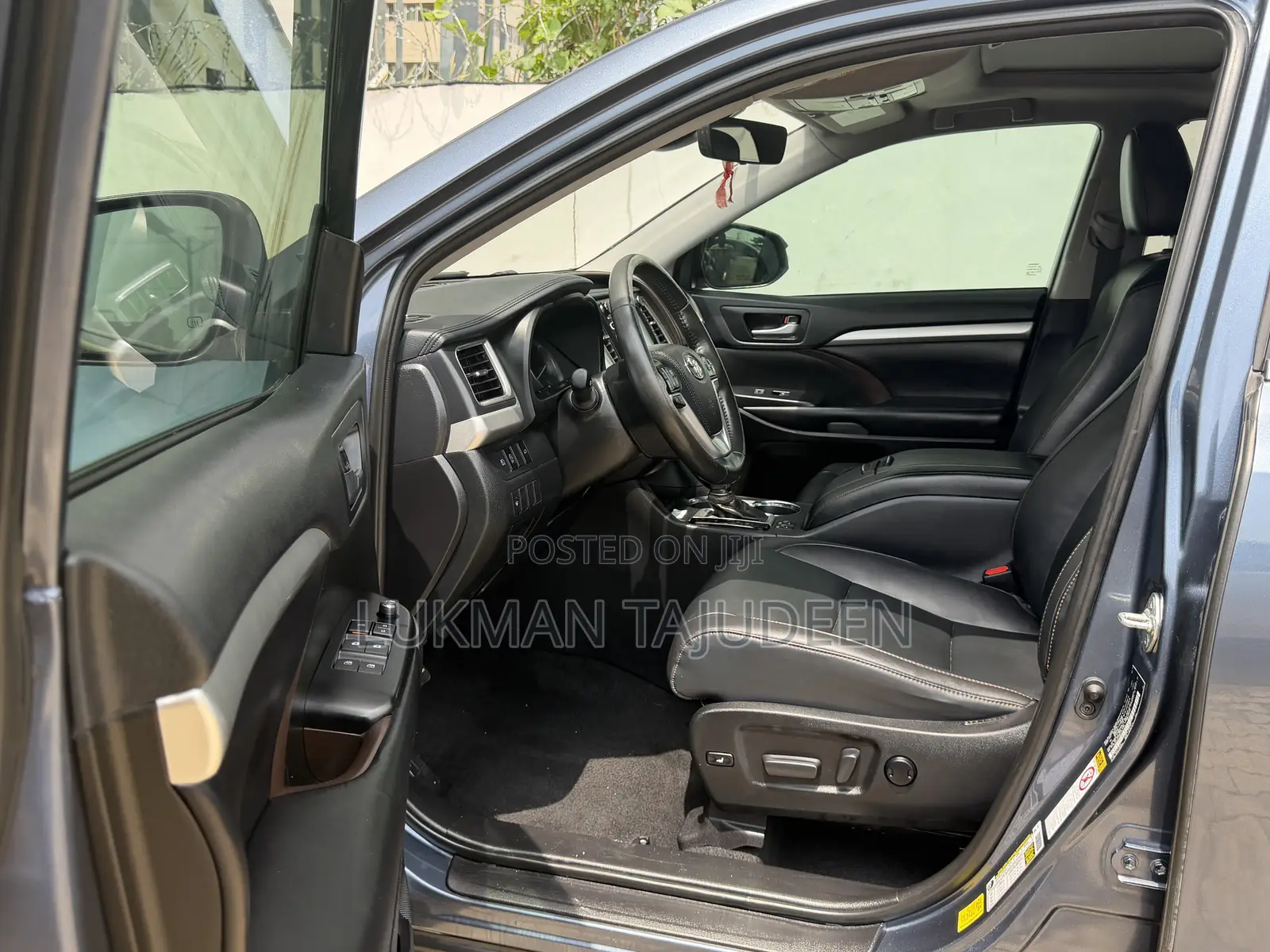 Toyota Highlander XLE 2019 Blue