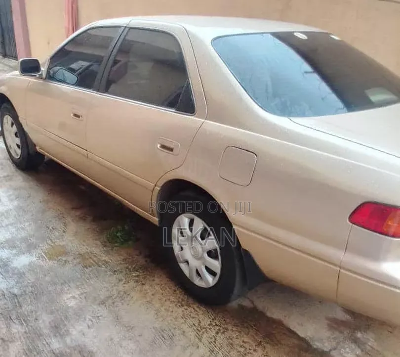 Toyota Camry 2001 Silver
