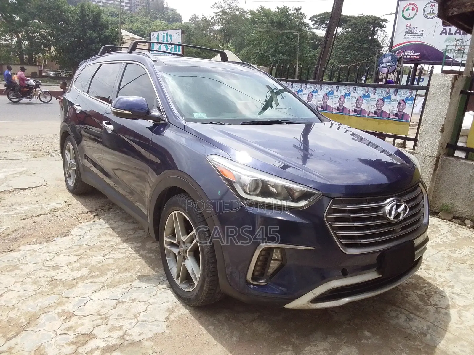 Hyundai Santa Fe 2017 Blue