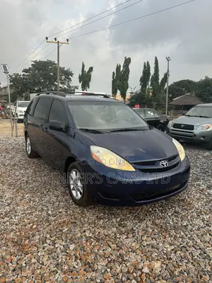 Toyota Sienna 2010 Blue