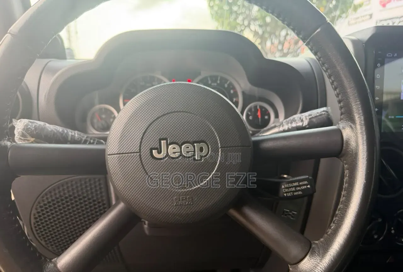 Jeep Liberty 2011 Green