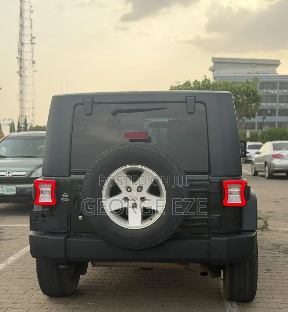 Jeep Liberty 2011 Green