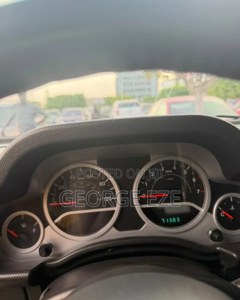 Jeep Liberty 2011 Green