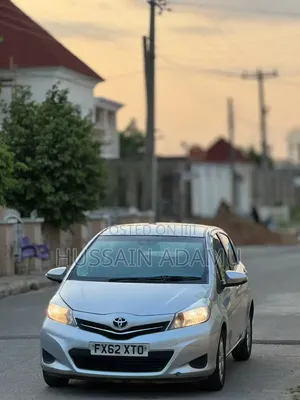 Toyota Yaris 2012 Silver