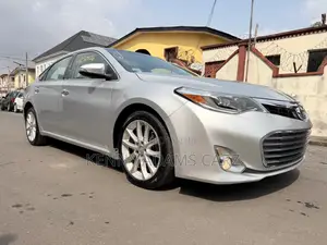 Toyota Avalon Limited 4dr Sedan (3.5L 6cyl 6A) 2014 Silver