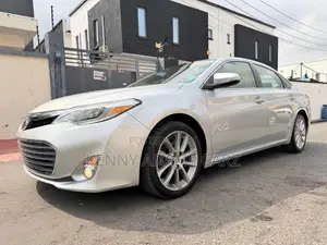 Toyota Avalon Limited 4dr Sedan (3.5L 6cyl 6A) 2014 Silver