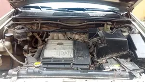 Toyota Highlander 2005 Gold