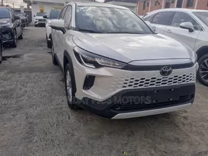 Toyota Corolla Cross XLE AWD 2023 White