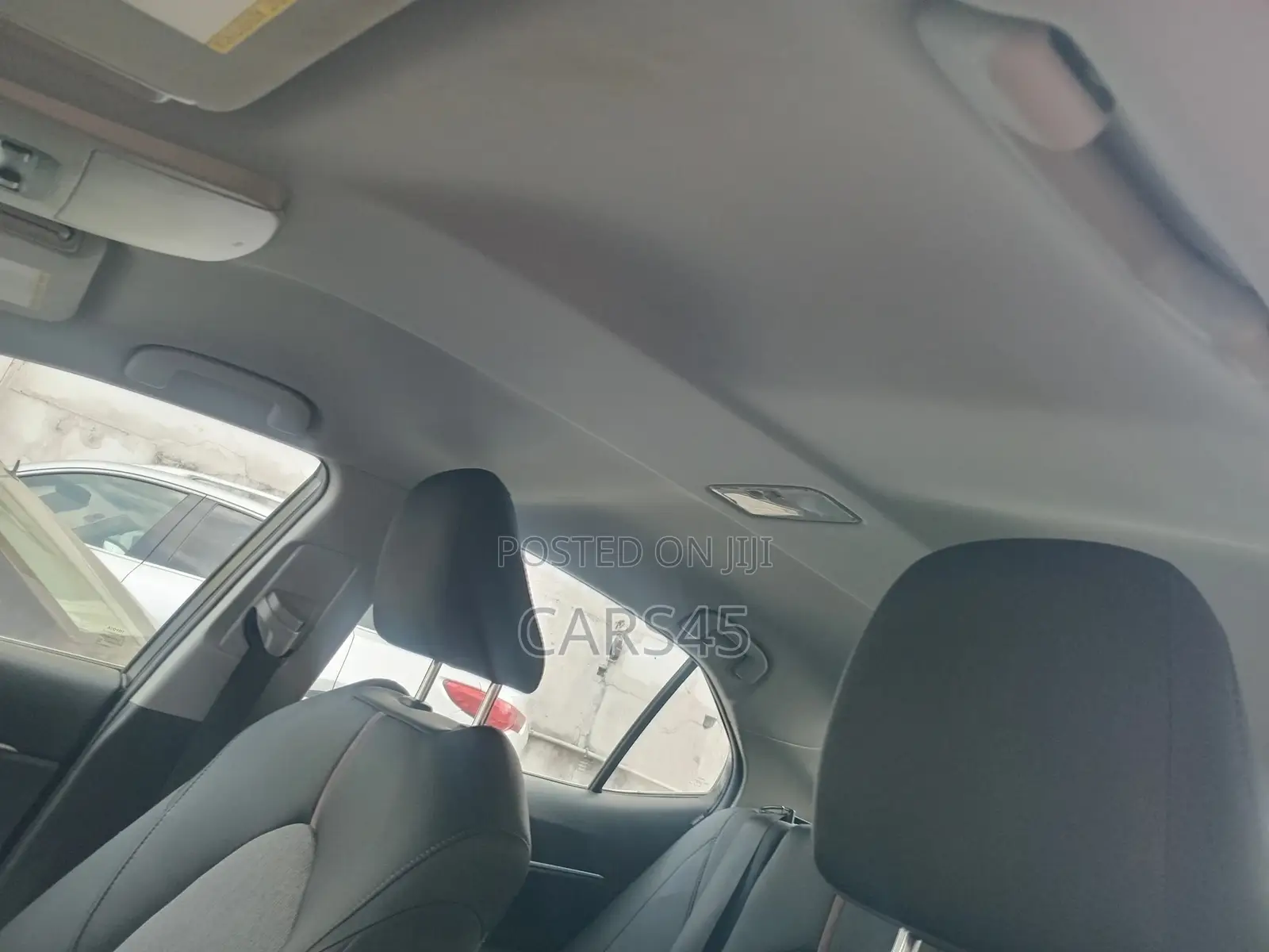 Toyota Camry 2018 Silver