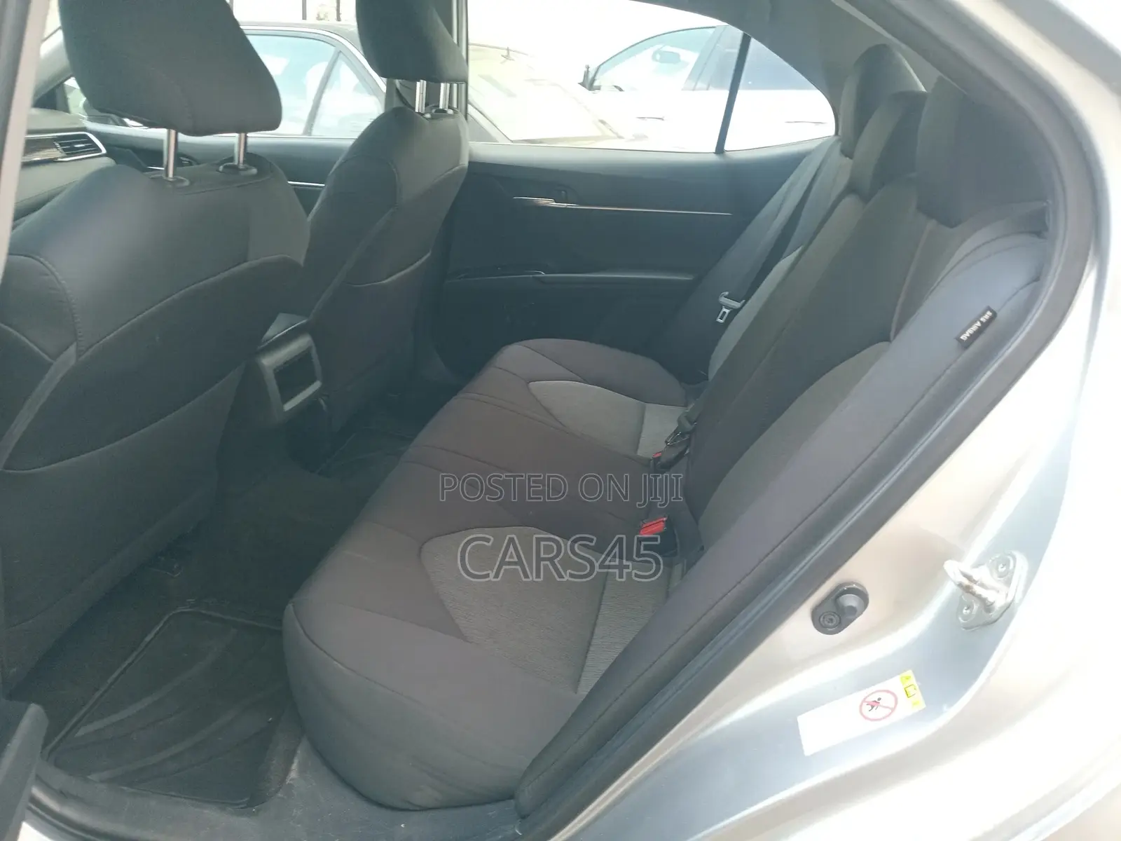 Toyota Camry 2018 Silver