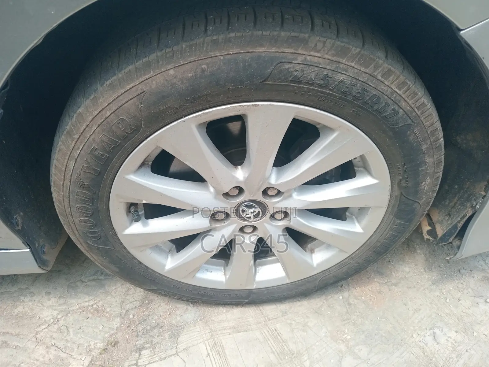 Toyota Camry 2018 Silver
