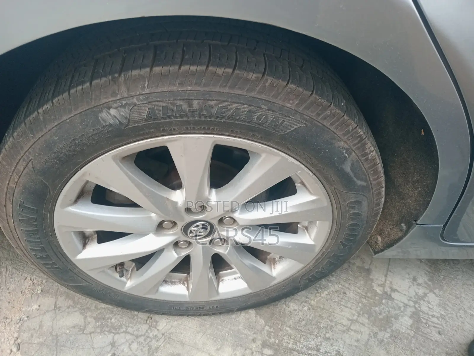 Toyota Camry 2018 Silver