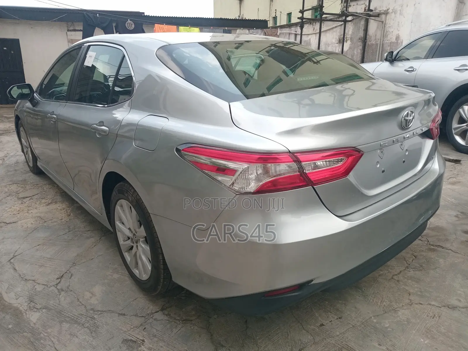 Toyota Camry 2018 Silver
