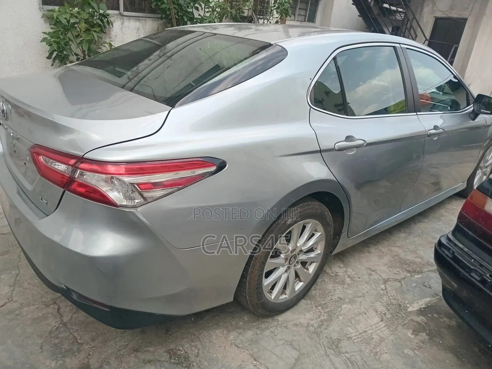 Toyota Camry 2018 Silver
