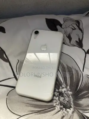 Apple iPhone XR 64 GB White