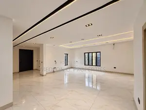 5bdrm Duplex in Bunkoro for sale