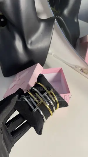 Nail Cartier Bangle