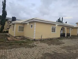 3bdrm Bungalow in Nut Junction , Lugbe for sale