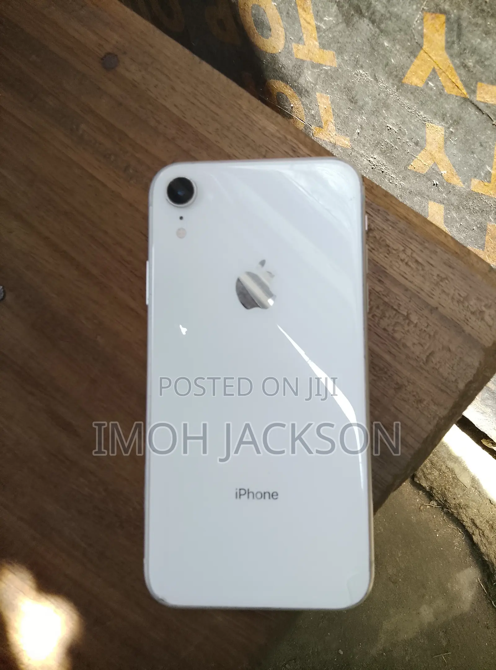 Apple iPhone XR 64 GB White