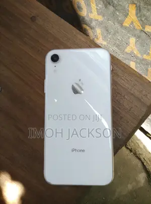 Apple iPhone XR 64 GB White