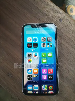 Apple iPhone XR 64 GB White