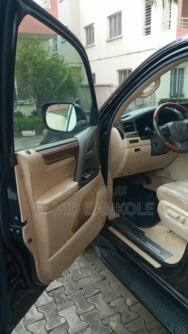 Lexus LX 570 AWD 2017 Black