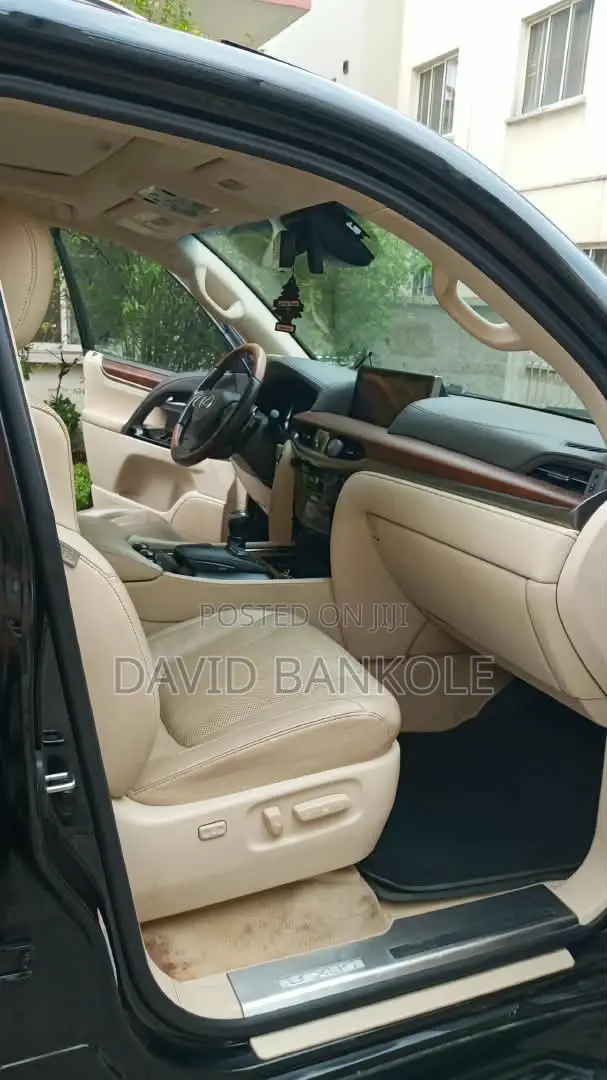 Lexus LX 570 AWD 2017 Black