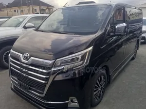 Toyota GranAce Premium 2022 Black