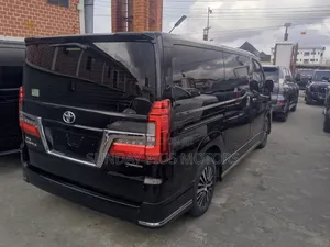 Toyota GranAce Premium 2022 Black