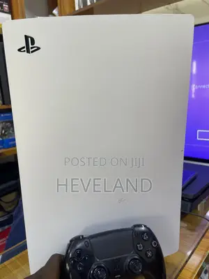 Super Clean PS5 Console ( PS5 Fat)