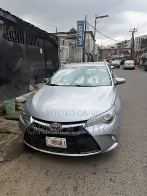 Toyota Camry SE 4dr Sedan (2.5L 4cyl 6A) 2017 Silver