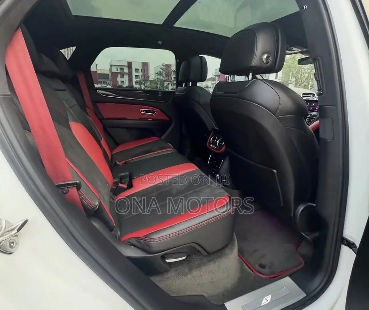 Bentley Bentayga 2022 White