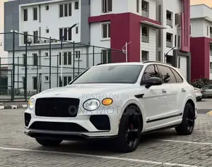 Bentley Bentayga 2022 White