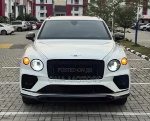 Bentley Bentayga 2022 White