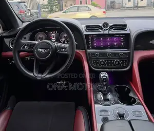 Bentley Bentayga 2022 White