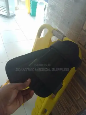 Universal Fit Ankle Stabilizer for Everyday Wear
