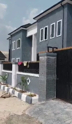 4bdrm Duplex in Warri for sale