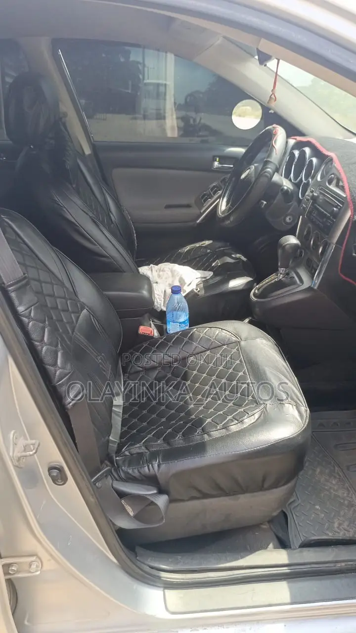 Toyota Matrix 2006 Silver