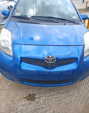 Toyota Yaris Base Sedan 4dr 2011 Blue