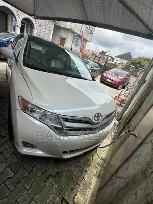 Toyota Venza V6 AWD 2011 White