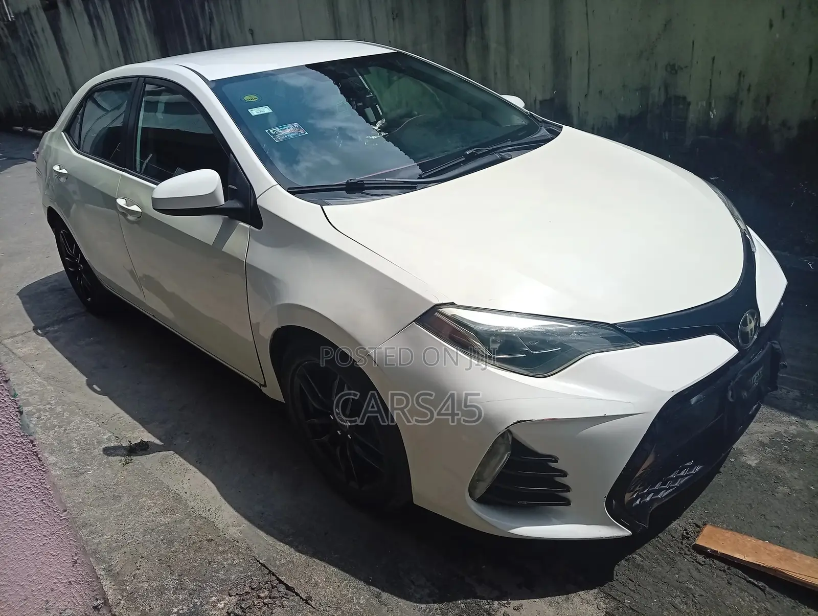 Toyota Corolla 2015 White