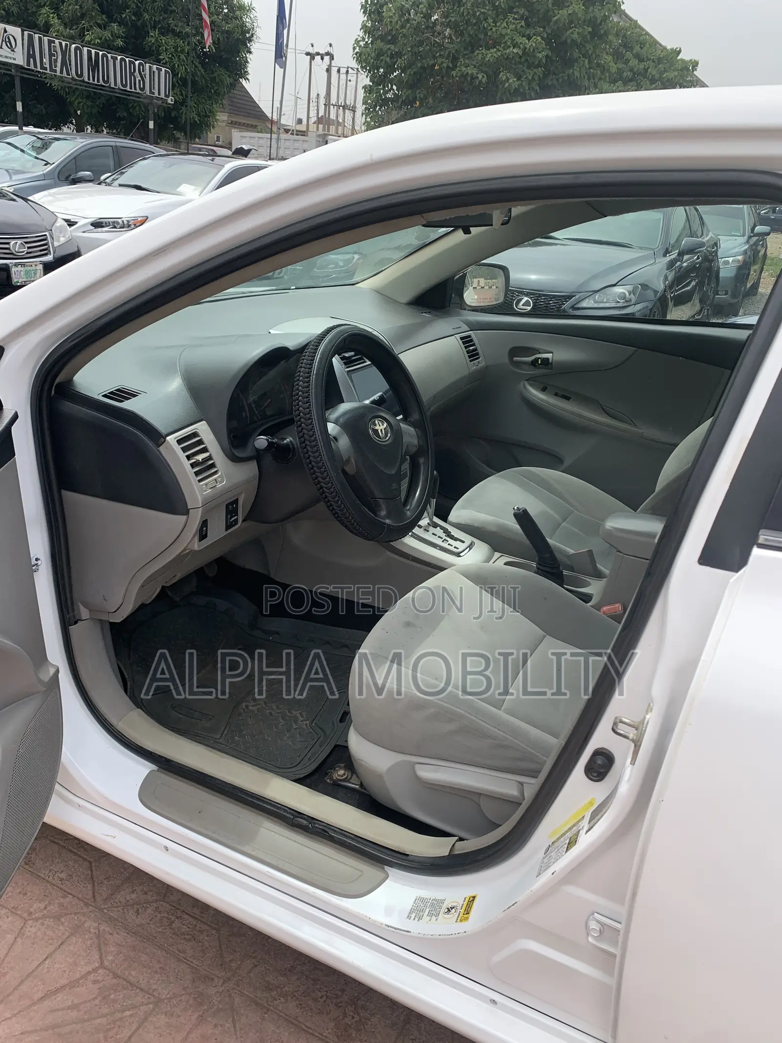 Toyota Corolla 2012 White