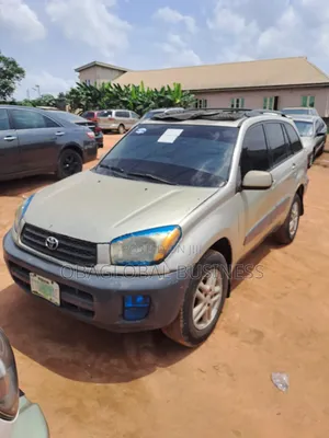 Toyota RAV4 Automatic 2003 Gold