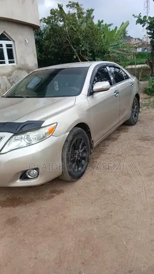 Toyota Camry 2010 Gold