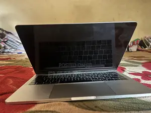 Laptop Apple MacBook Pro 2017 8GB Intel Core i5 SSD 256GB