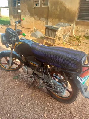 TVS HLX 125 2024 Black