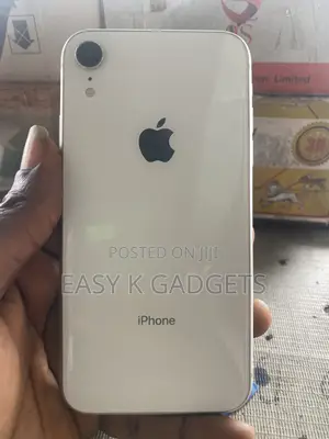 Apple iPhone XR 64 GB Red
