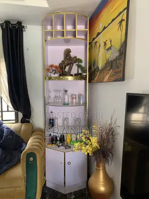 Neatly Used Wine Bar