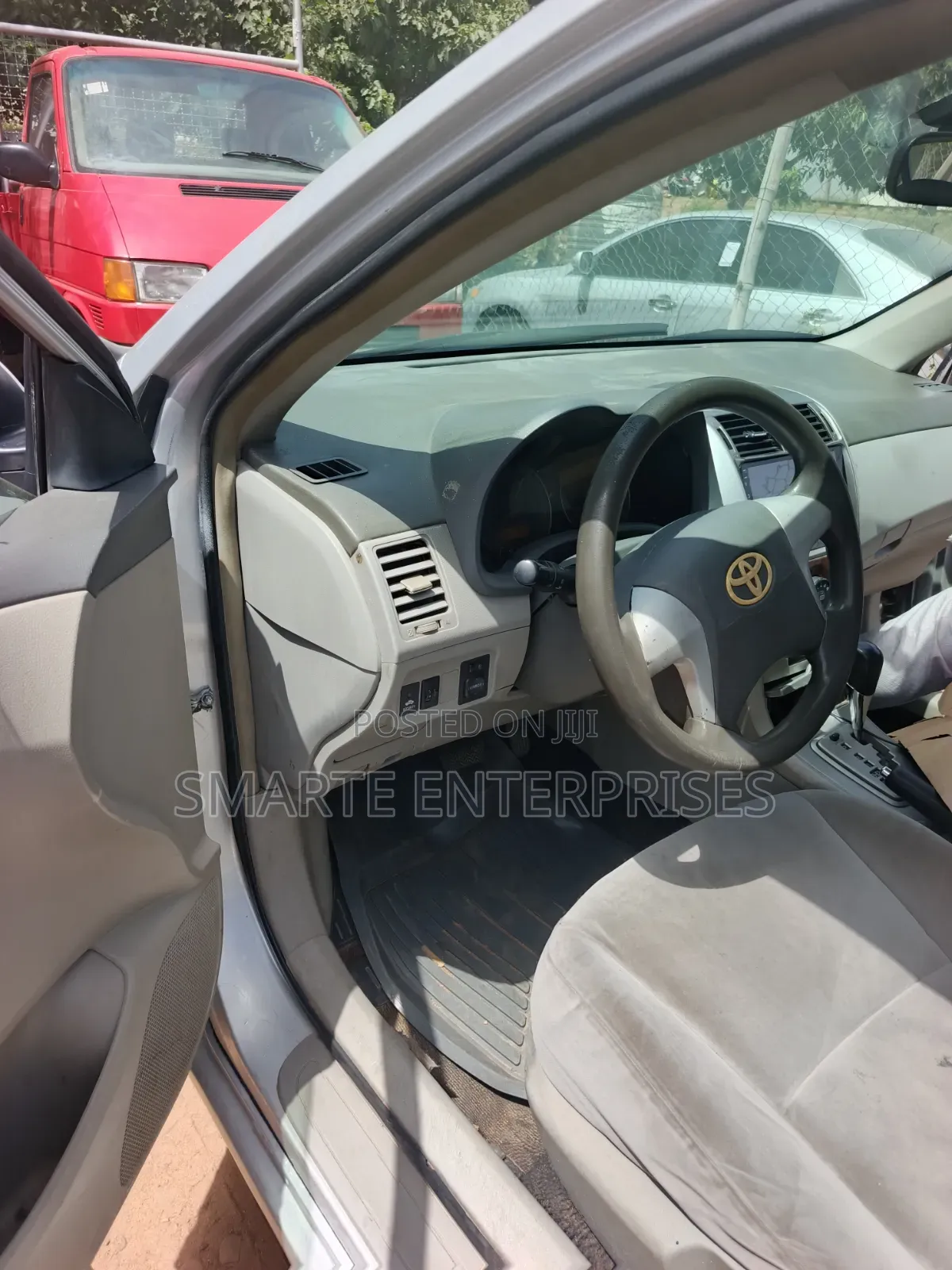 Toyota Corolla 2010 Silver